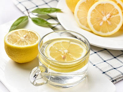喝柠檬水的好处和坏处 喝柠檬水的利弊