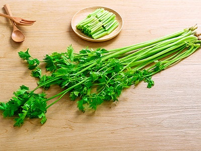 芹菜叶的功效与作用 芹菜叶有哪些好处