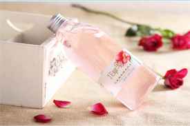玫瑰水对皮肤的功效和作用 玫瑰水敷脸可以经常敷吗